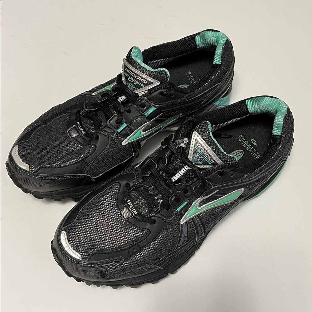 Brooks Women's Adrenaline GTX size 12 USA Black & Teal Athletic Running Shoes